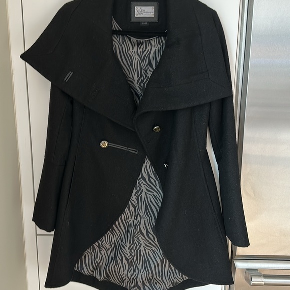 Gorgeous  black  woman coat size Xs - Picture 8 of 15